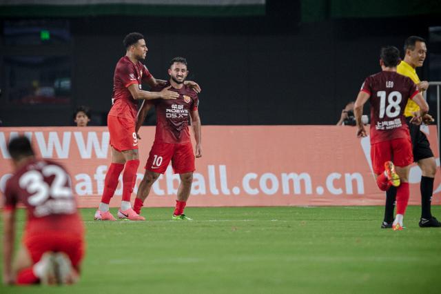 1735483124669036537.jpg (体育)(1)足球——足协杯:上海海港队晋级八强XxjpseC007171_20240717_PEPFN0A001.jpg