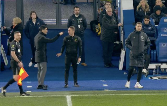 乐鱼网下载-冠军焦虑催生丑陋胜利，枪手战术保守or心理保守？